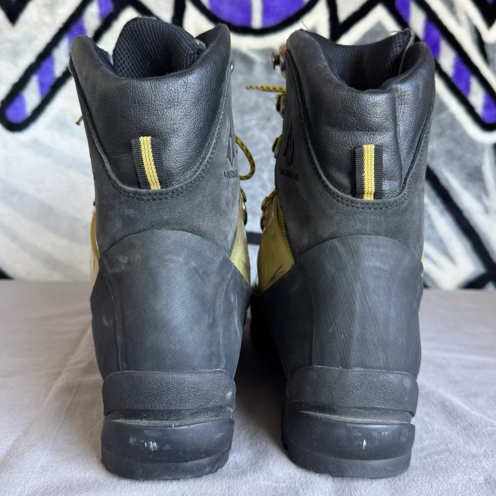Size 12 - VASQUE Skywalk Stealth hiking boot firm‎ rigid heavy speed lace
